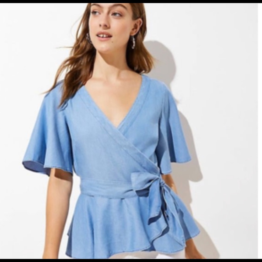 LOFT Plus Chambray Flutter Wrap Top size 16
